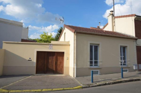 3 bedroom House very close to Paris